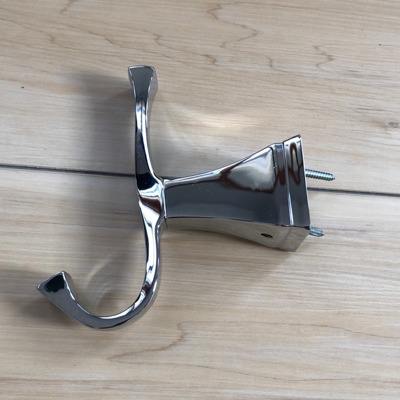 Delta Dryden Double Robe or Towel Hook Chrome - Picture 2 of 4